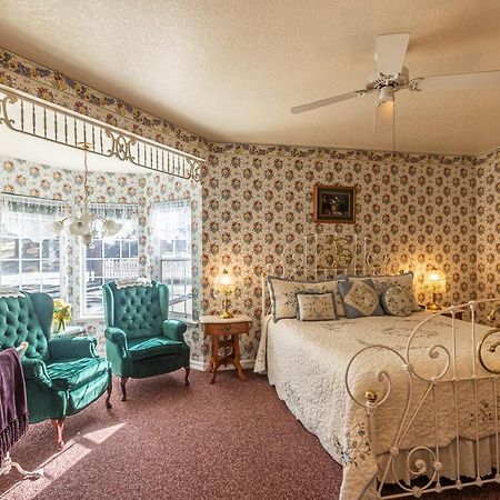 Apples Bed And Breakfast Inn Big Bear Lake Ngoại thất bức ảnh