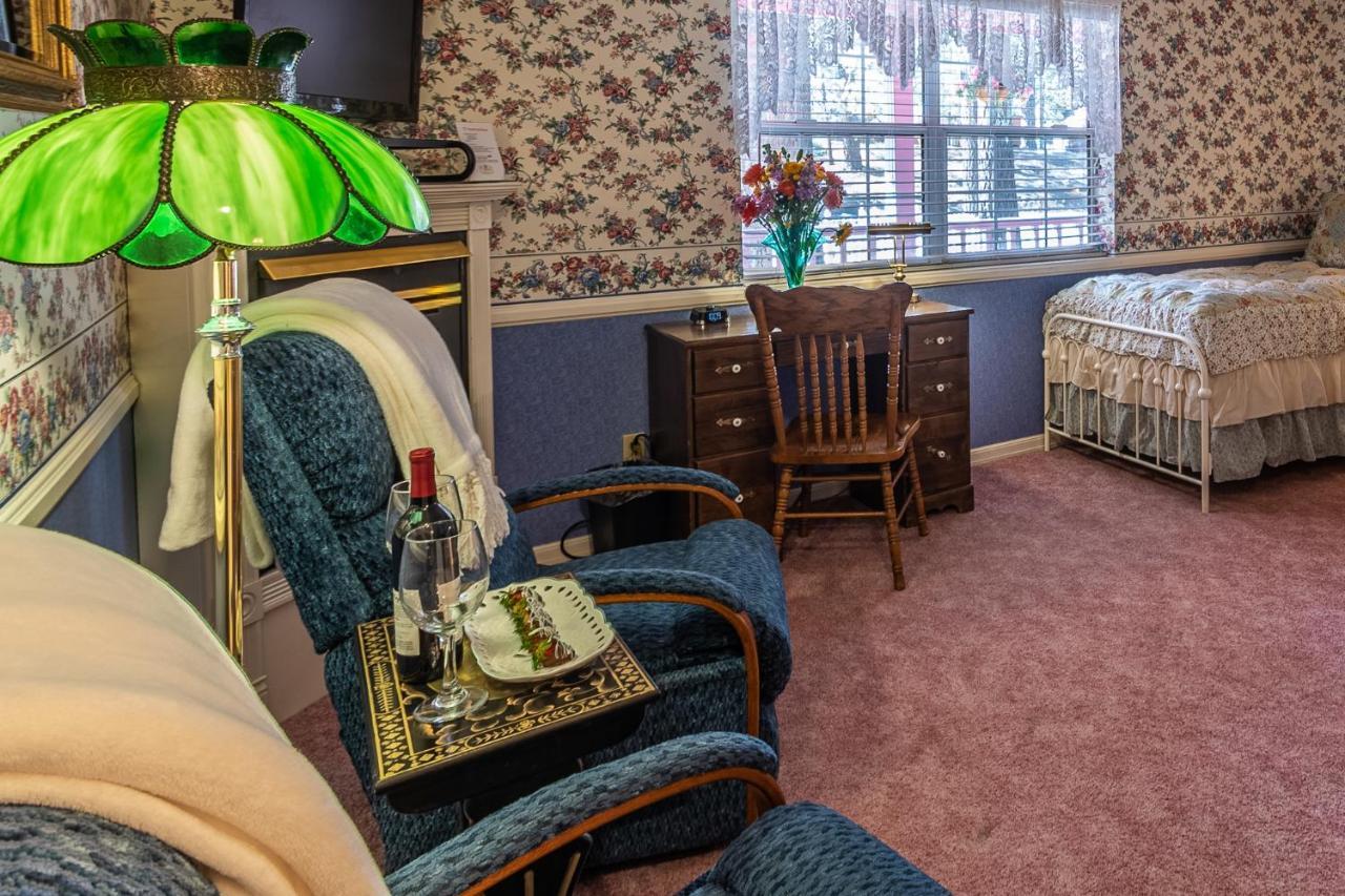 Apples Bed And Breakfast Inn Big Bear Lake Ngoại thất bức ảnh