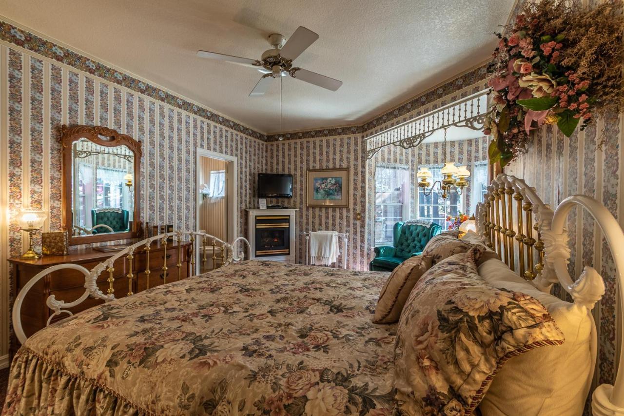 Apples Bed And Breakfast Inn Big Bear Lake Ngoại thất bức ảnh