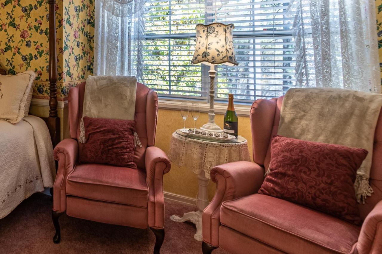 Apples Bed And Breakfast Inn Big Bear Lake Ngoại thất bức ảnh
