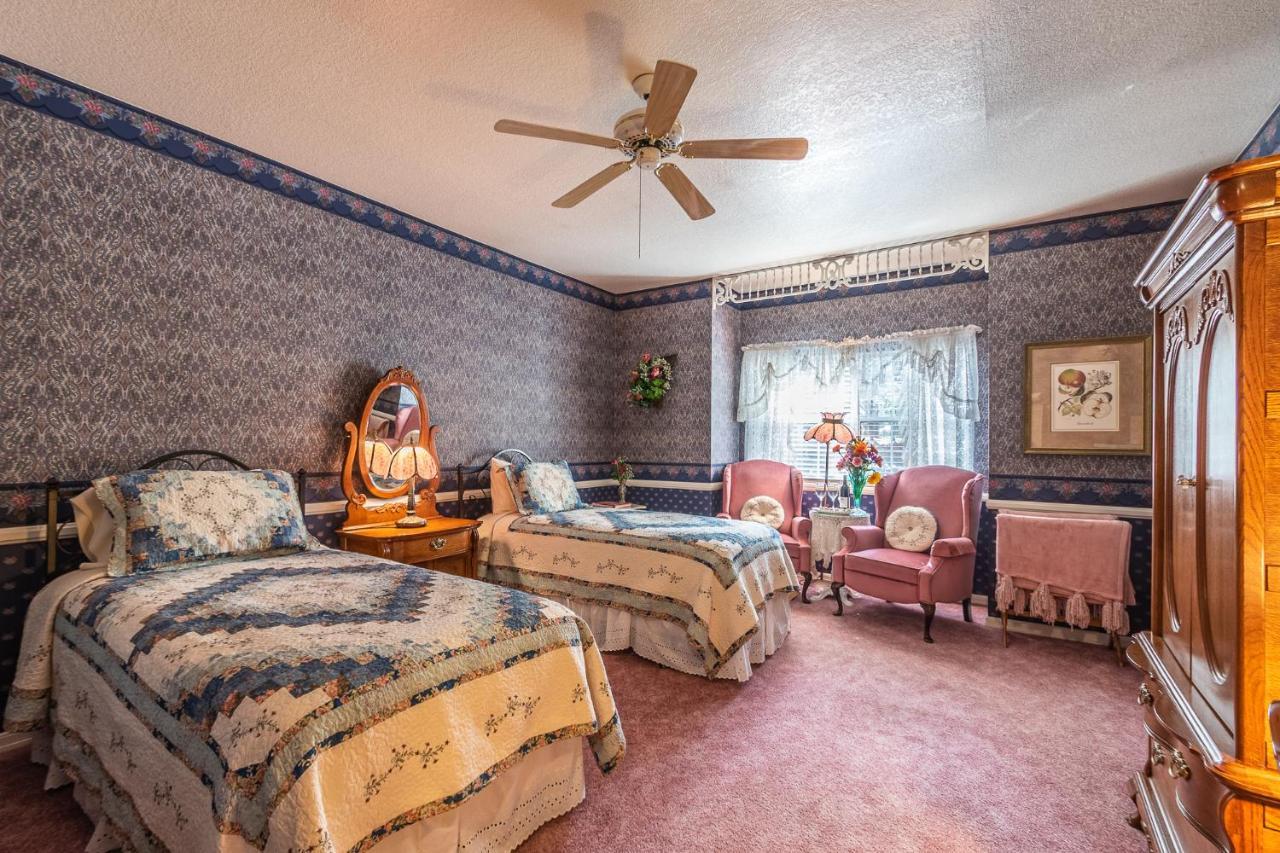 Apples Bed And Breakfast Inn Big Bear Lake Ngoại thất bức ảnh