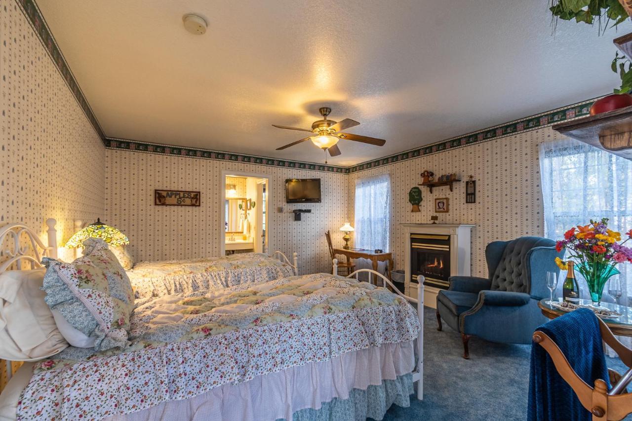 Apples Bed And Breakfast Inn Big Bear Lake Ngoại thất bức ảnh