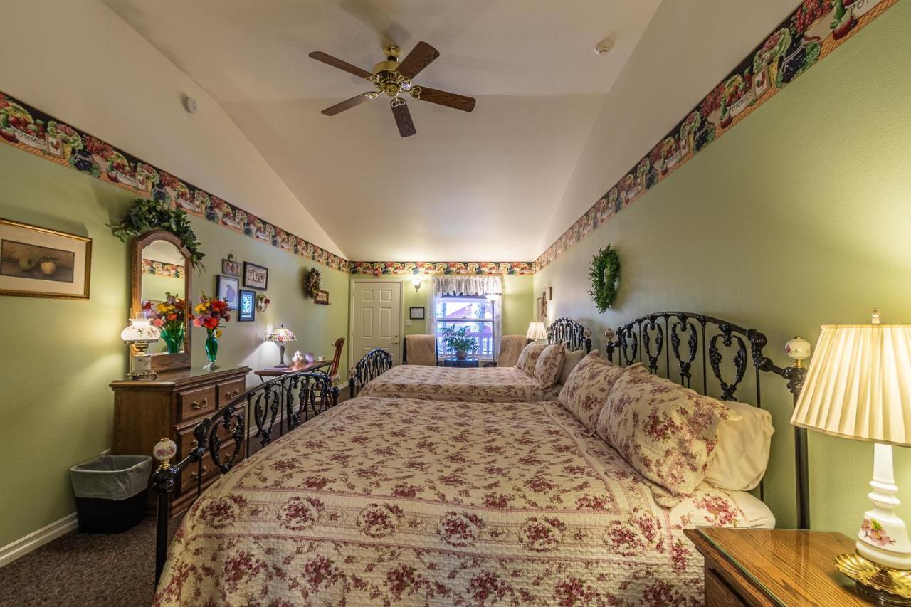 Apples Bed And Breakfast Inn Big Bear Lake Ngoại thất bức ảnh