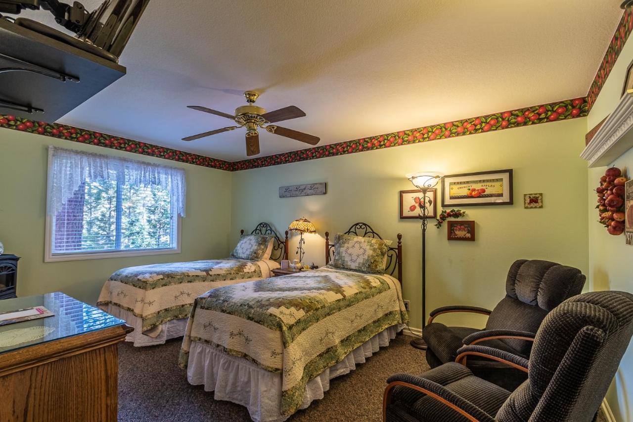 Apples Bed And Breakfast Inn Big Bear Lake Ngoại thất bức ảnh