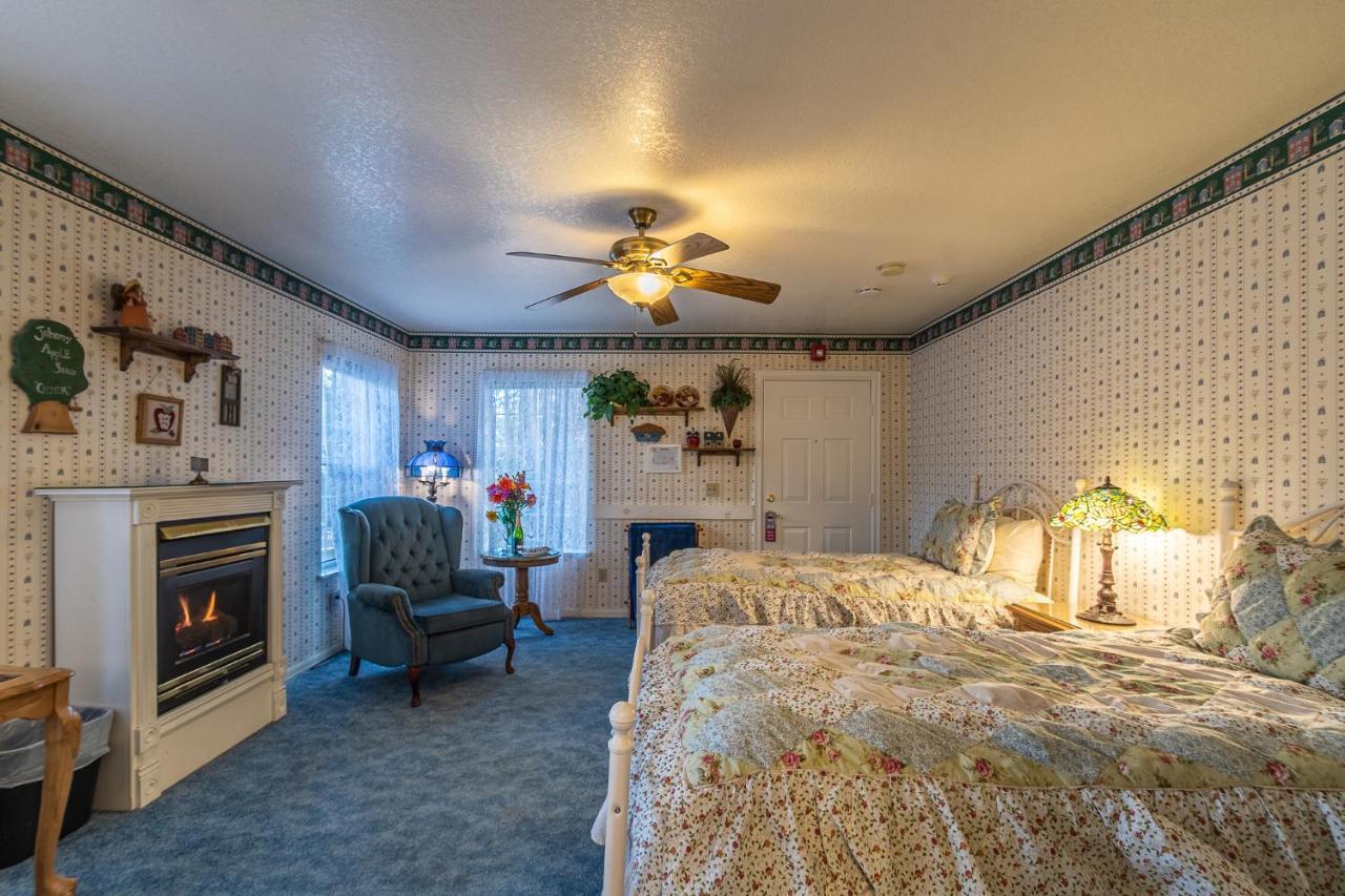Apples Bed And Breakfast Inn Big Bear Lake Ngoại thất bức ảnh
